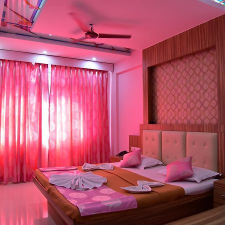 Hotel Sunrise Panadzsi Kültér fotó