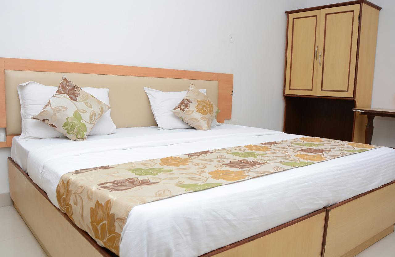 Hotel Sunrise Panadzsi Kültér fotó